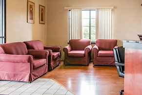 Days Inn by Wyndham Flint/Bishop International Airport