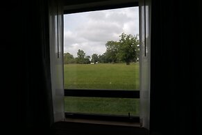 Days Inn by Wyndham Flint/Bishop International Airport