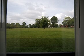 Days Inn by Wyndham Flint/Bishop International Airport