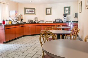 Days Inn by Wyndham Flint/Bishop International Airport