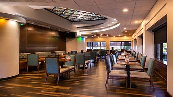 Holiday Inn Hotel & Suites Warren by IHG