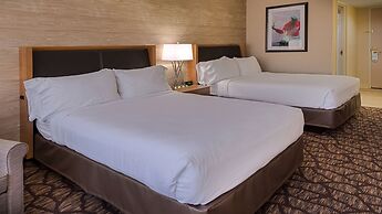 Holiday Inn Hotel & Suites Warren by IHG