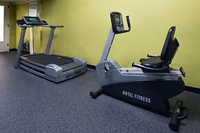 Holiday Inn Hotel & Suites Warren by IHG