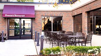 Holiday Inn Hotel & Suites Warren by IHG