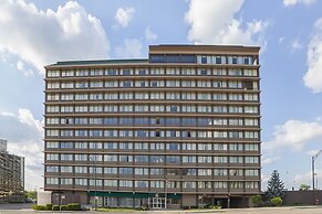Quality Inn & Suites Cincinnati Downtown