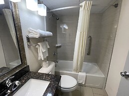 Quality Inn & Suites Cincinnati Downtown