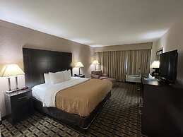 Quality Inn & Suites Cincinnati Downtown