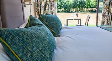 Stirrups Hotel