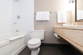 Sandman Signature Edmonton Downtown Hotel