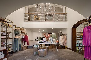 Tommy Bahama Miramonte Resort & Spa