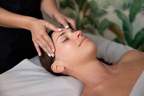 Tommy Bahama Miramonte Resort & Spa