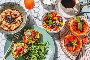 Tommy Bahama Miramonte Resort & Spa