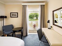 Sunday London Staines-upon-Thames Heathrow T5