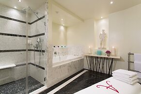 Rocco Forte Astoria Hotel