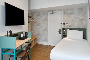 Garner Reading City Centre by IHG