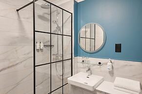 Garner Reading City Centre by IHG