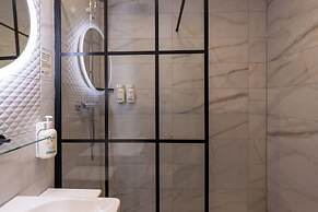 Garner Reading City Centre by IHG