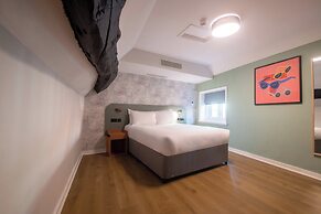 Garner Reading City Centre by IHG