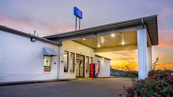 Motel 6 Grand Rivers, KY