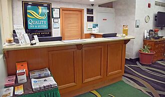 Quality Inn & Suites near I-480 and I-29