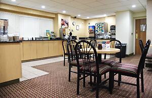 Quality Inn & Suites near I-480 and I-29