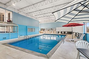 Quality Inn & Suites near I-480 and I-29