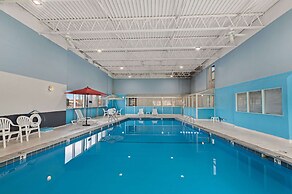 Quality Inn & Suites near I-480 and I-29