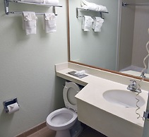 Quality Inn & Suites near I-480 and I-29