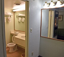 Quality Inn & Suites near I-480 and I-29