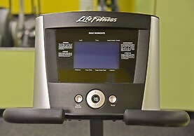 Quality Inn & Suites near I-480 and I-29