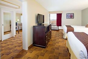 La Quinta Inn & Suites by Wyndham Memphis Airport Graceland