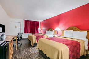 Econo Lodge & Suites