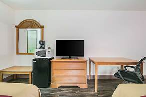 Econo Lodge & Suites