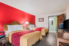 Econo Lodge & Suites