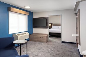 Holiday Inn Express Portland South-Lake Oswego, an IHG Hotel