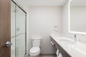 Holiday Inn Express Portland South-Lake Oswego by IHG