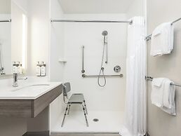 Holiday Inn Express Portland South-Lake Oswego by IHG