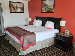 Ramada Hotel & Conference Center by Wyndham Edgewood