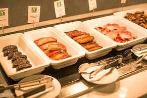 Holiday Inn London-Gatwick Airport by IHG