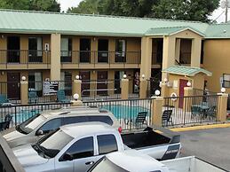 Executive Inn Opp