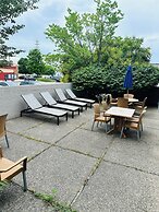 Sonesta Hotel Grand Rapids Airport