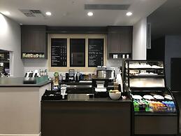 Sonesta Hotel Grand Rapids Airport