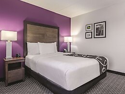 La Quinta Inn & Suites by Wyndham Warwick Providence Airport