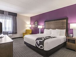 La Quinta Inn & Suites by Wyndham Warwick Providence Airport