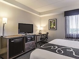 La Quinta Inn & Suites by Wyndham Warwick Providence Airport
