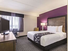 La Quinta Inn & Suites by Wyndham Warwick Providence Airport