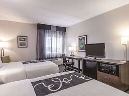 La Quinta Inn & Suites by Wyndham Warwick Providence Airport