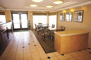 La Quinta Inn & Suites by Wyndham Warwick Providence Airport