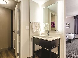 La Quinta Inn & Suites by Wyndham Warwick Providence Airport