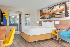 Days Inn & Suites by Wyndham Rocky Mount Golden East